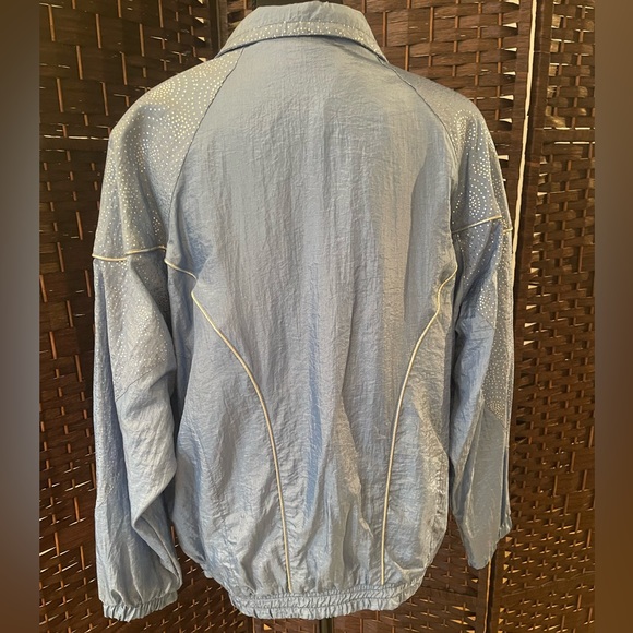 Vintage Women’s 90s windbreaker - Light Blue with Silver Accents - Picture 4 of 7